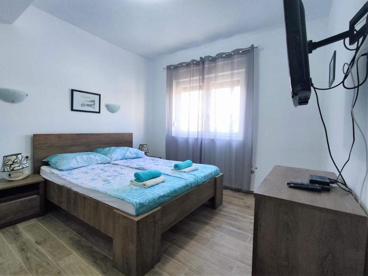 Sunny Attic Apartment With Balcony & Modern City Apartment With Outdoor Area, No Balcony Trogir Exterior photo