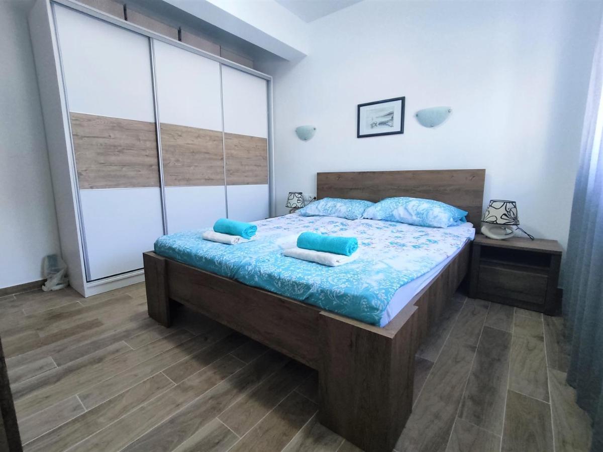 Sunny Attic Apartment With Balcony & Modern City Apartment With Outdoor Area, No Balcony Trogir Exterior photo