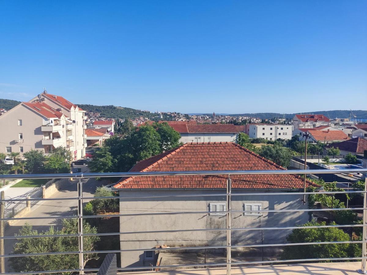 Sunny Attic Apartment With Balcony & Modern City Apartment With Outdoor Area, No Balcony Trogir Exterior photo