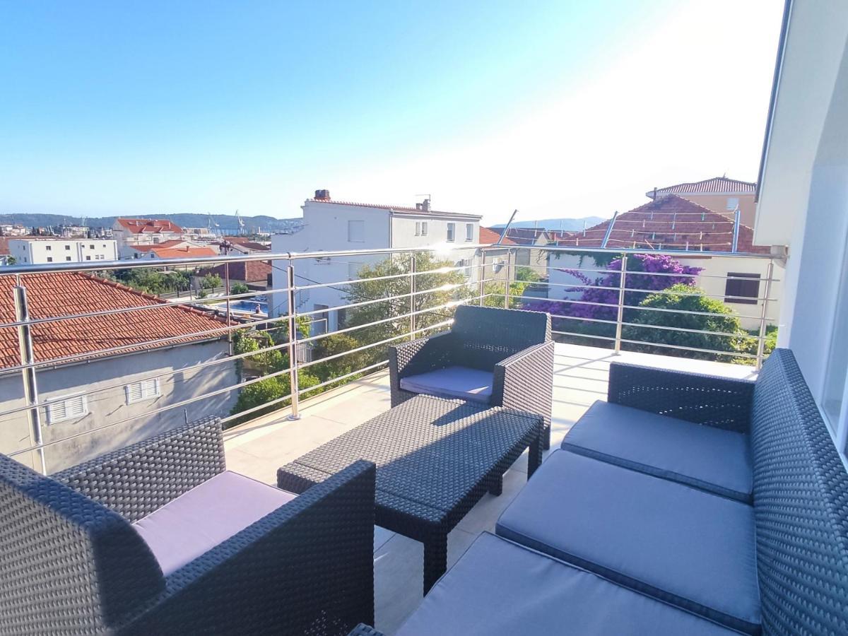 Sunny Attic Apartment With Balcony & Modern City Apartment With Outdoor Area, No Balcony Trogir Exterior photo