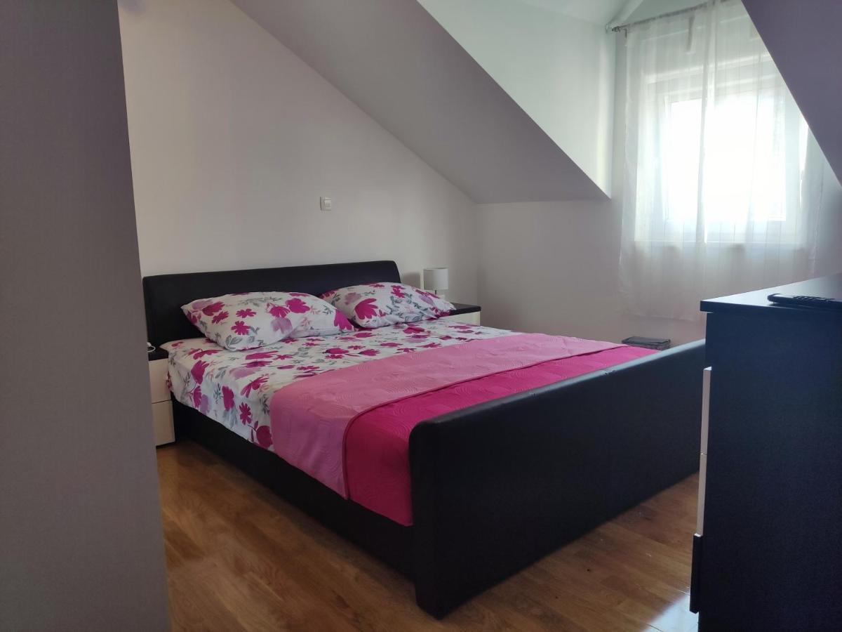 Sunny Attic Apartment With Balcony & Modern City Apartment With Outdoor Area, No Balcony Trogir Exterior photo