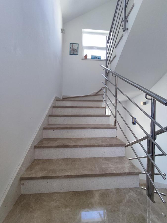 Sunny Attic Apartment With Balcony & Modern City Apartment With Outdoor Area, No Balcony Trogir Exterior photo