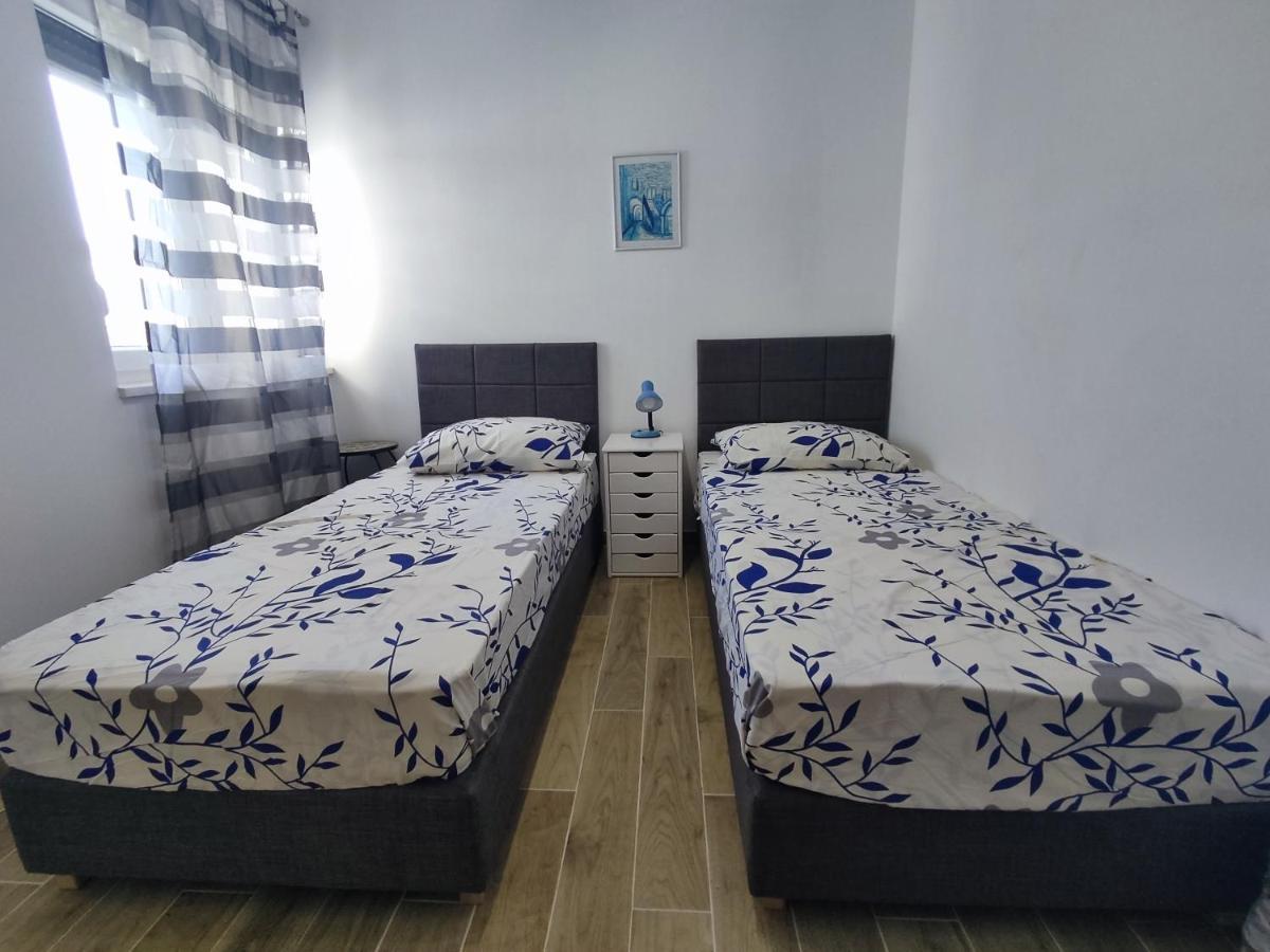 Sunny Attic Apartment With Balcony & Modern City Apartment With Outdoor Area, No Balcony Trogir Exterior photo