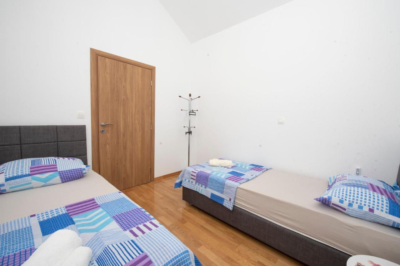 Sunny Attic Apartment With Balcony & Modern City Apartment With Outdoor Area, No Balcony Trogir Exterior photo