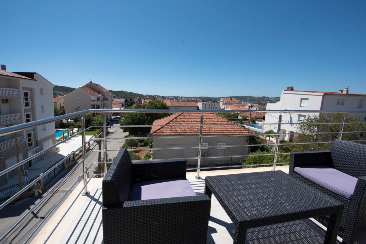 Sunny Attic Apartment With Balcony & Modern City Apartment With Outdoor Area, No Balcony Trogir Exterior photo
