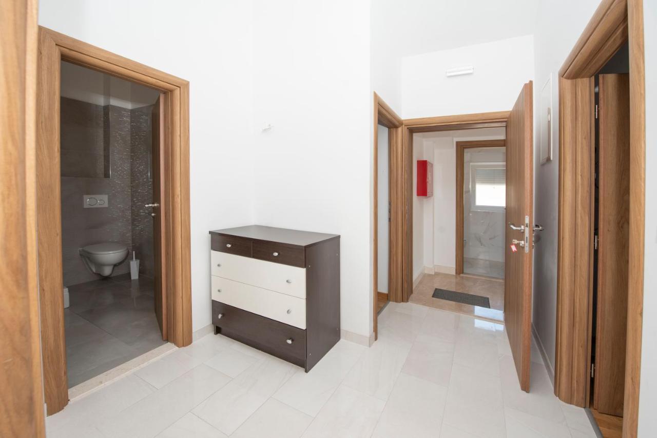 Sunny Attic Apartment With Balcony & Modern City Apartment With Outdoor Area, No Balcony Trogir Exterior photo
