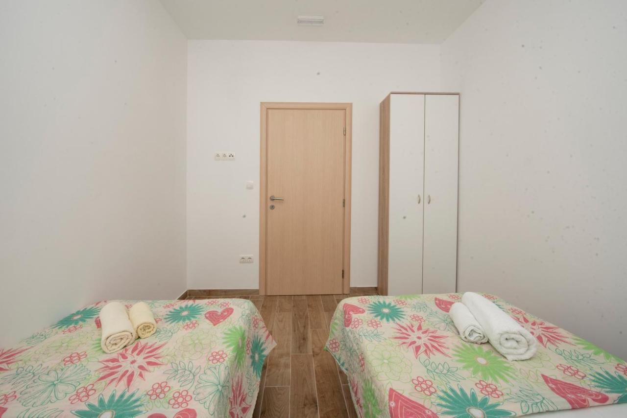 Sunny Attic Apartment With Balcony & Modern City Apartment With Outdoor Area, No Balcony Trogir Exterior photo